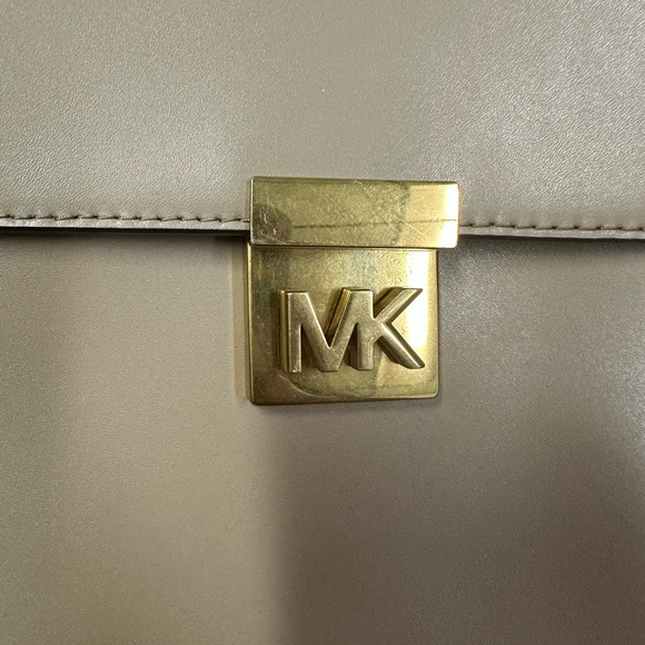 Michael Kors leather backpack - Picture 2 of 7